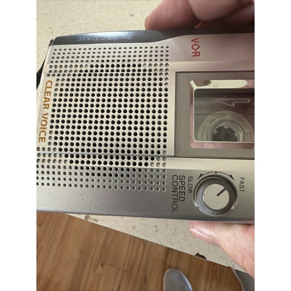 SONY TCM-200DV Handheld Cassette Voice Recorder VOR Speed Hums But Doesn't Spin - Picture 5 of 5